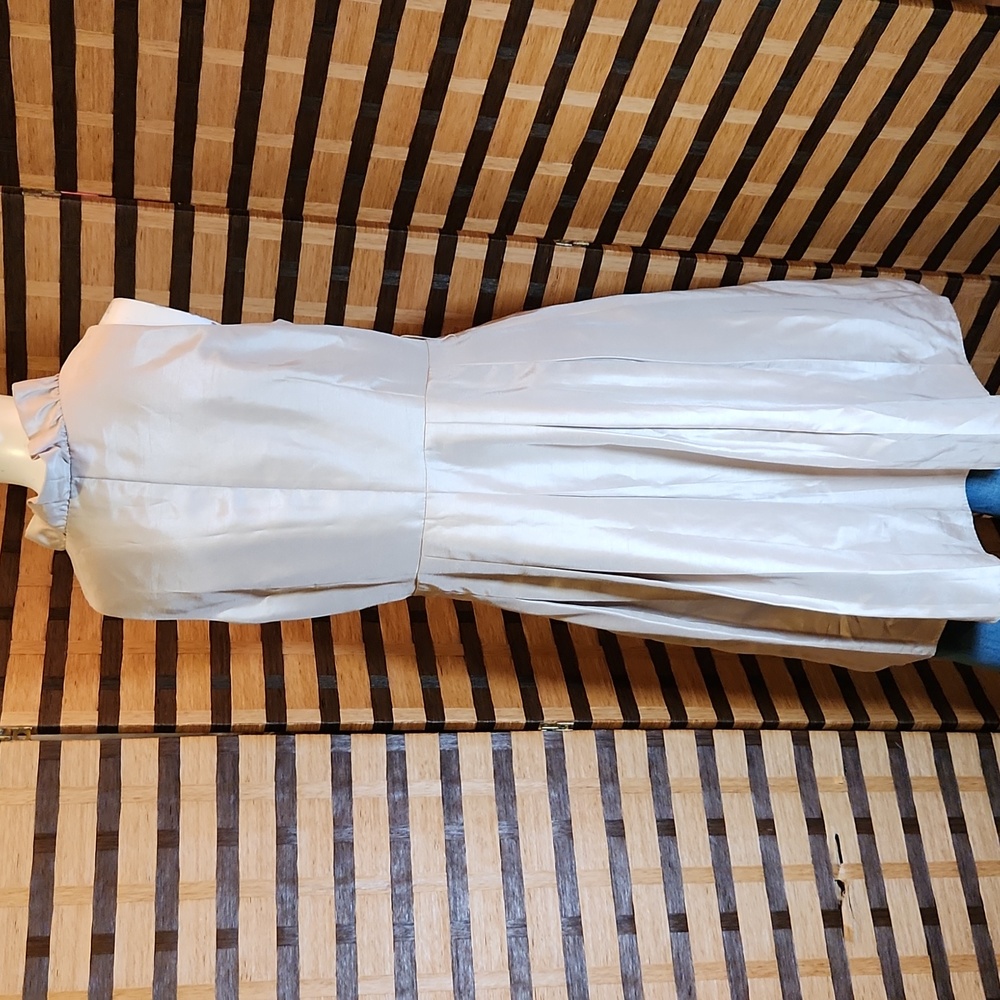 Jessica Howard gold party dress - Picture 8 of 12